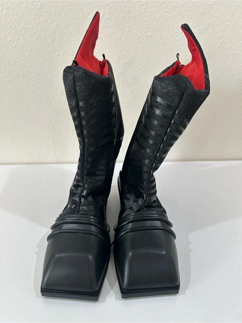 Universal Studios Wicked Elpheba Costume Boots, Fits up to a child size 1.5 NWOT